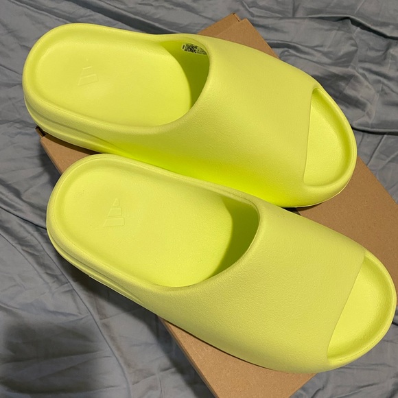 BRAND NEW YEEZY SLIDES - Picture 6 of 8